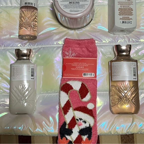 BATH & BODY WORKS NWT AUTHENTIC DISCONTINUED “PURE WONDER” SCENT GIFT BAG SET - Picture 4 of 14